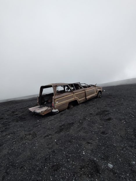 ワゴニア　古しアメ車の写真