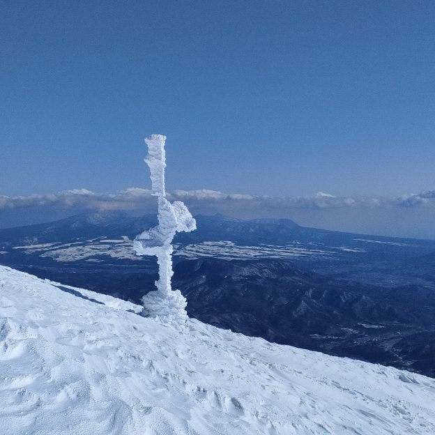 山頂の雪景色